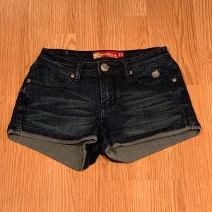 Apple Bottom shorts 🍎